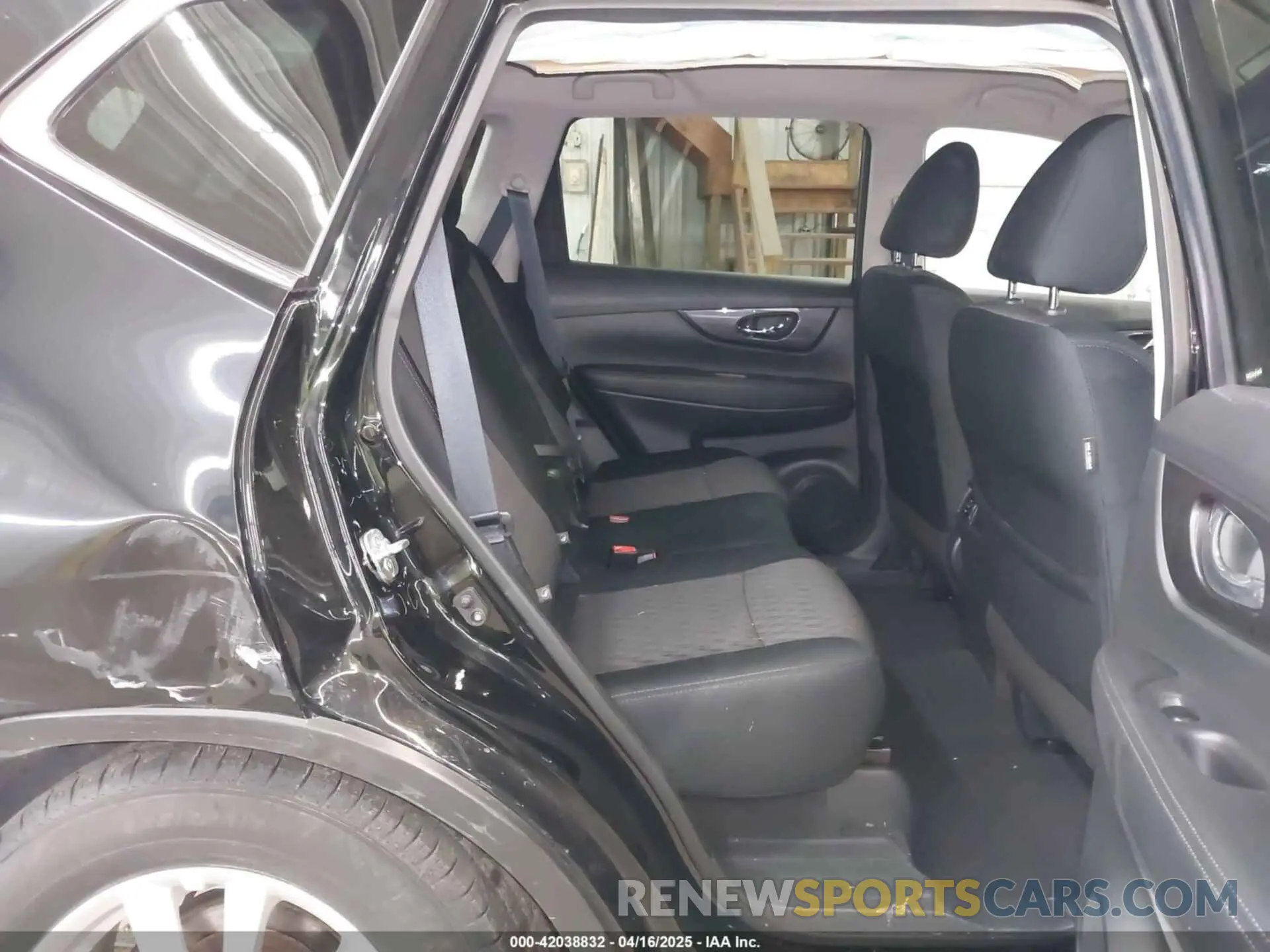 8 Photograph of a damaged car 5N1AT2MV3KC817862 NISSAN ROGUE 2019