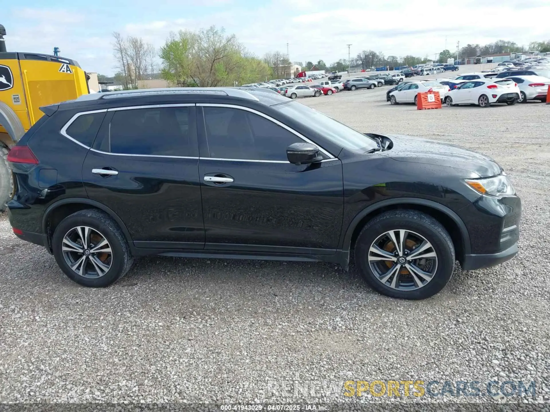 13 Photograph of a damaged car 5N1AT2MV3KC829543 NISSAN ROGUE 2019