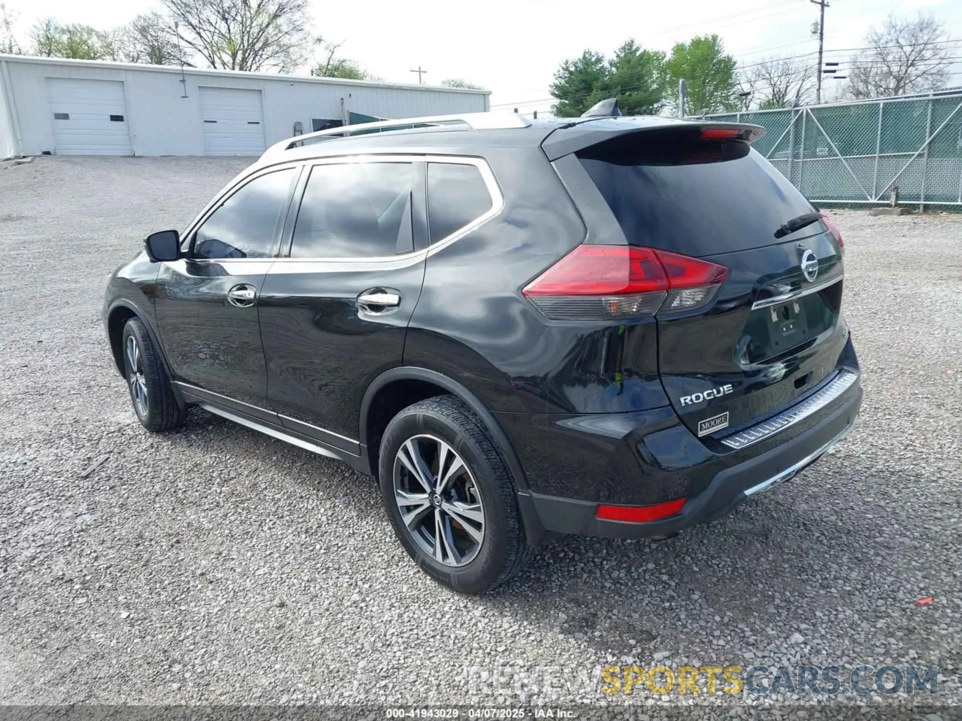 3 Photograph of a damaged car 5N1AT2MV3KC829543 NISSAN ROGUE 2019