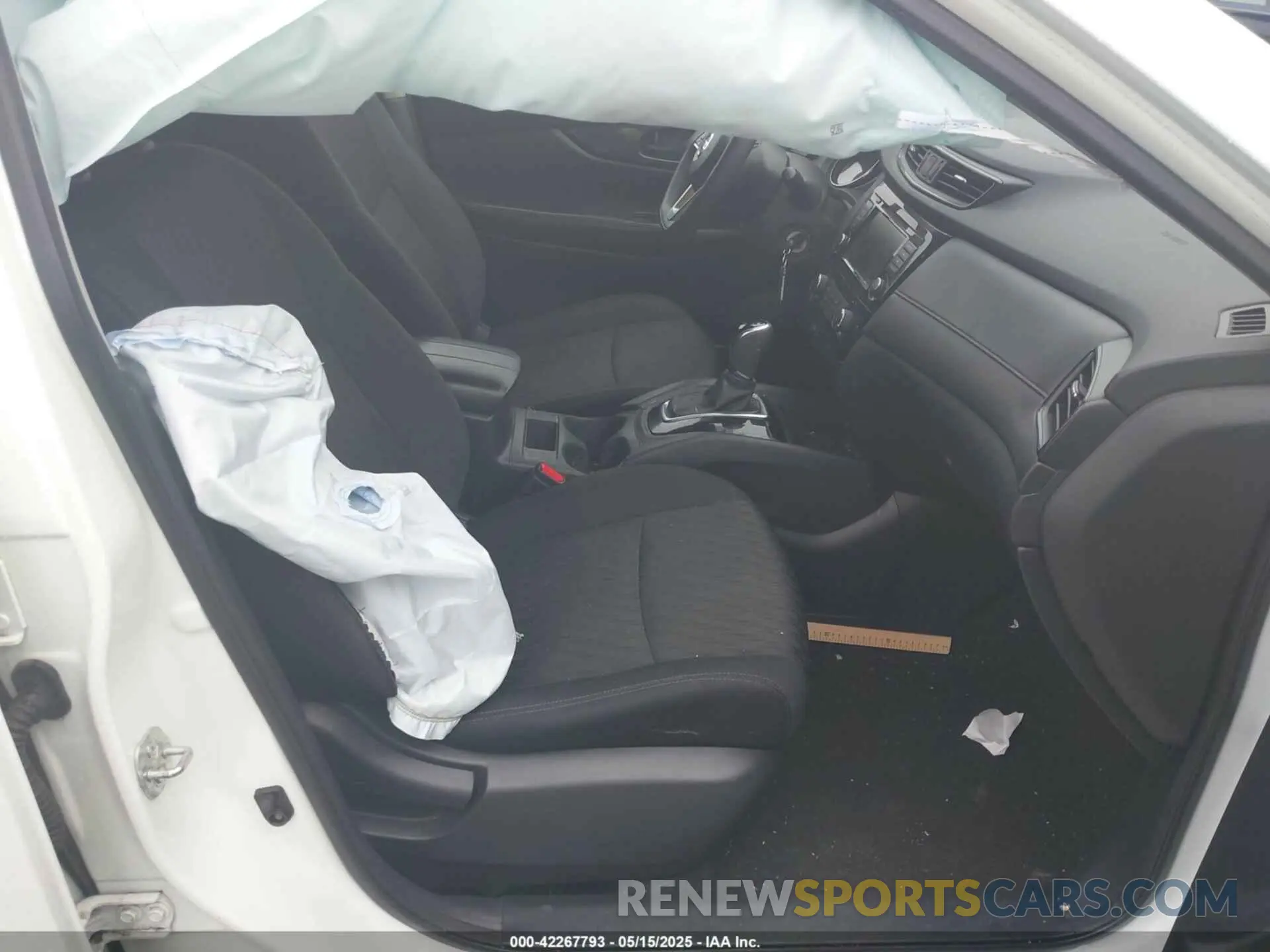 5 Photograph of a damaged car 5N1AT2MV3KC831907 NISSAN ROGUE 2019