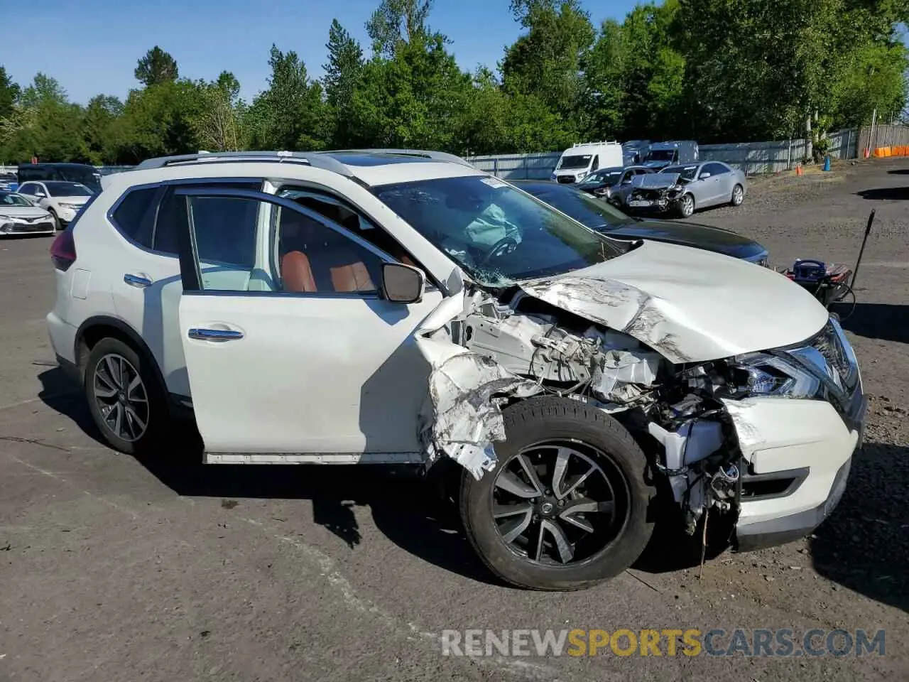 4 Photograph of a damaged car 5N1AT2MV3KC841028 NISSAN ROGUE 2019