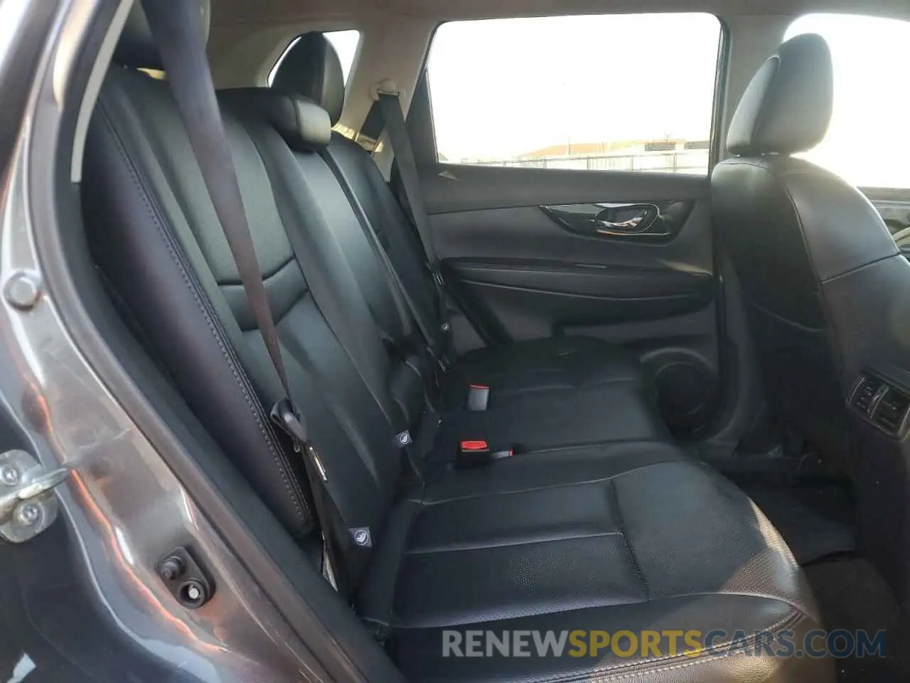 11 Photograph of a damaged car 5N1AT2MV4KC824805 NISSAN ROGUE 2019