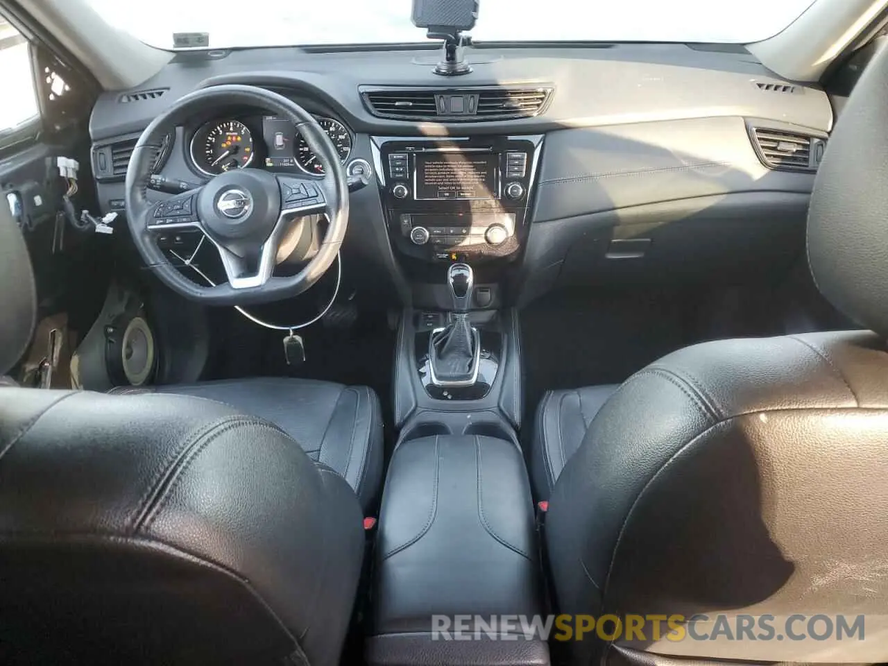 8 Photograph of a damaged car 5N1AT2MV4KC824805 NISSAN ROGUE 2019