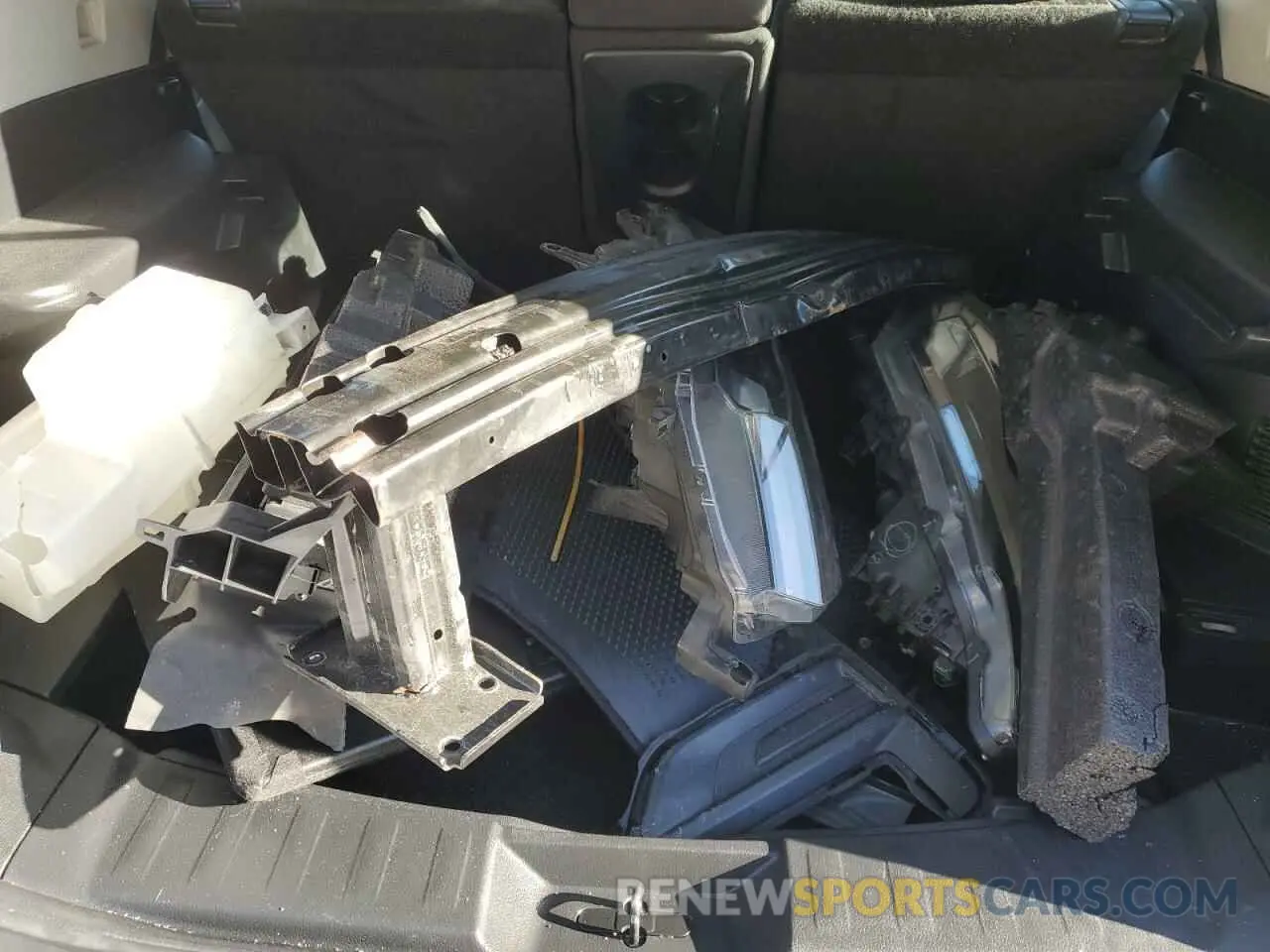 13 Photograph of a damaged car 5N1AT2MV4KC830202 NISSAN ROGUE 2019