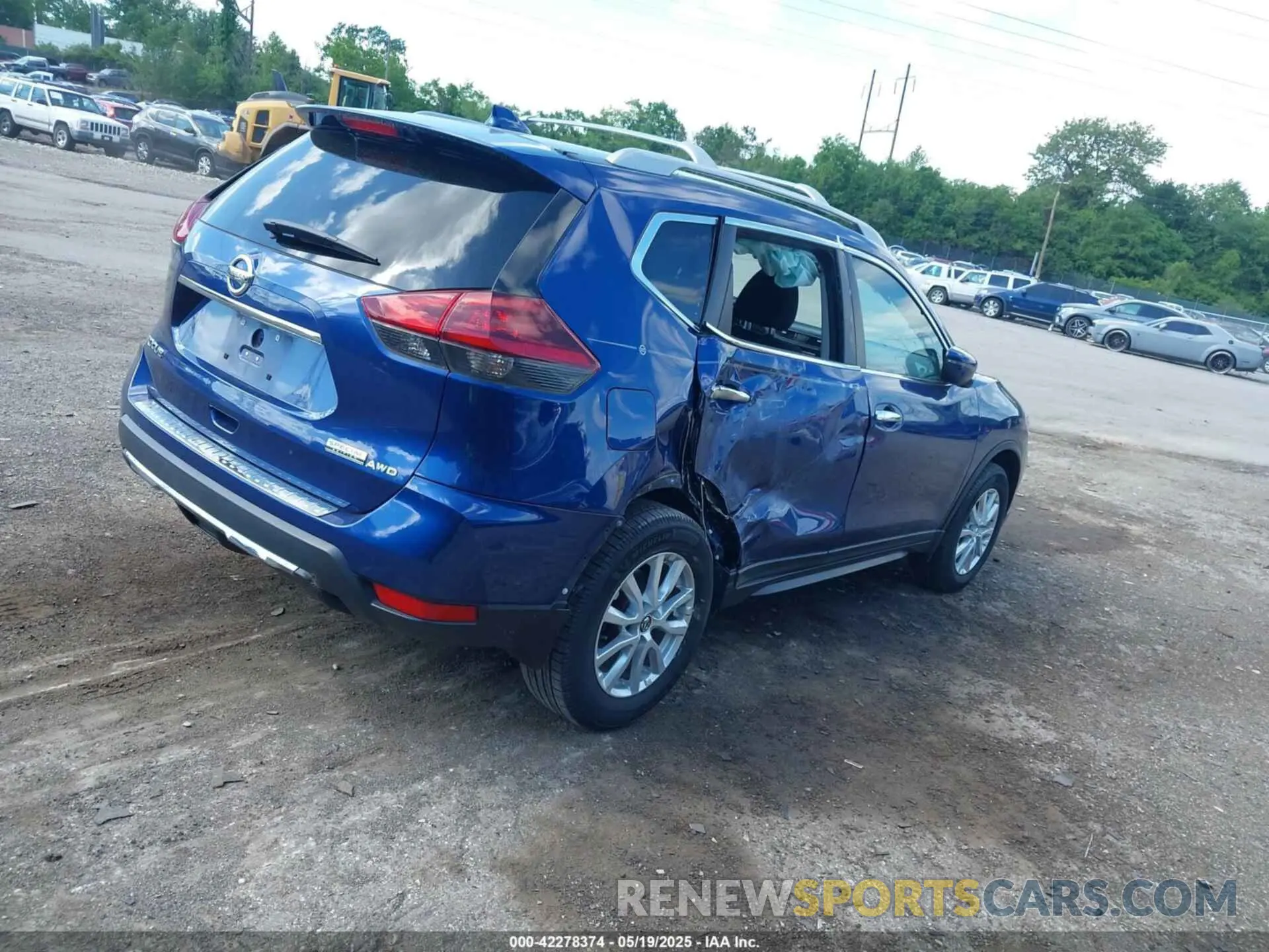 4 Photograph of a damaged car 5N1AT2MV4KC833388 NISSAN ROGUE 2019