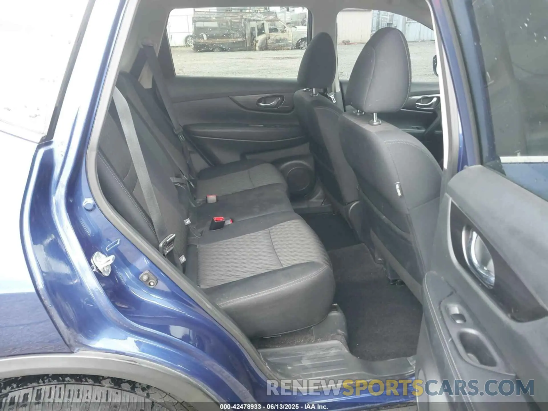 8 Photograph of a damaged car 5N1AT2MV5KC758717 NISSAN ROGUE 2019