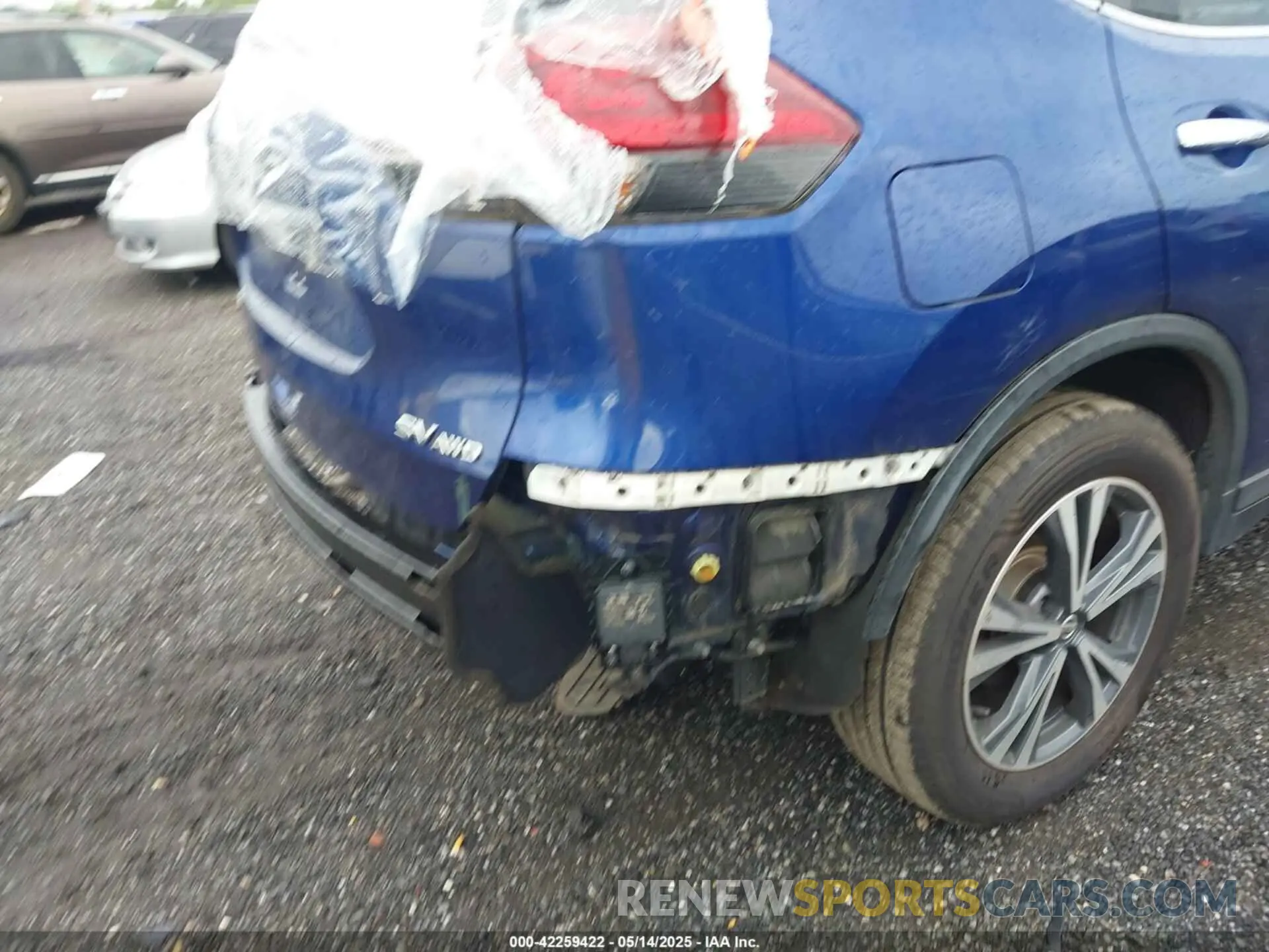 18 Photograph of a damaged car 5N1AT2MV7KC718607 NISSAN ROGUE 2019