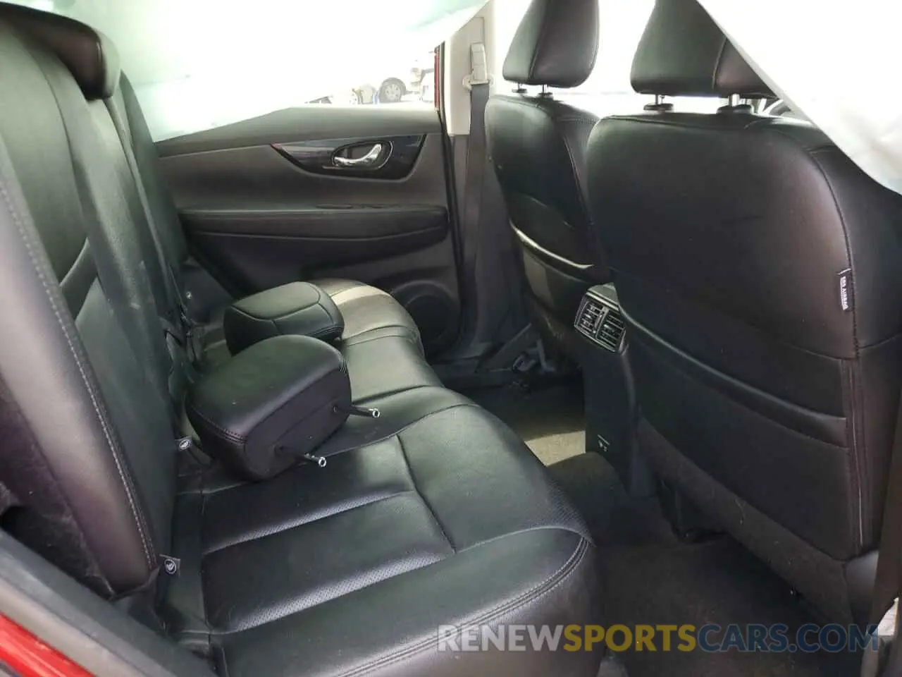 11 Photograph of a damaged car 5N1AT2MV7KC756628 NISSAN ROGUE 2019