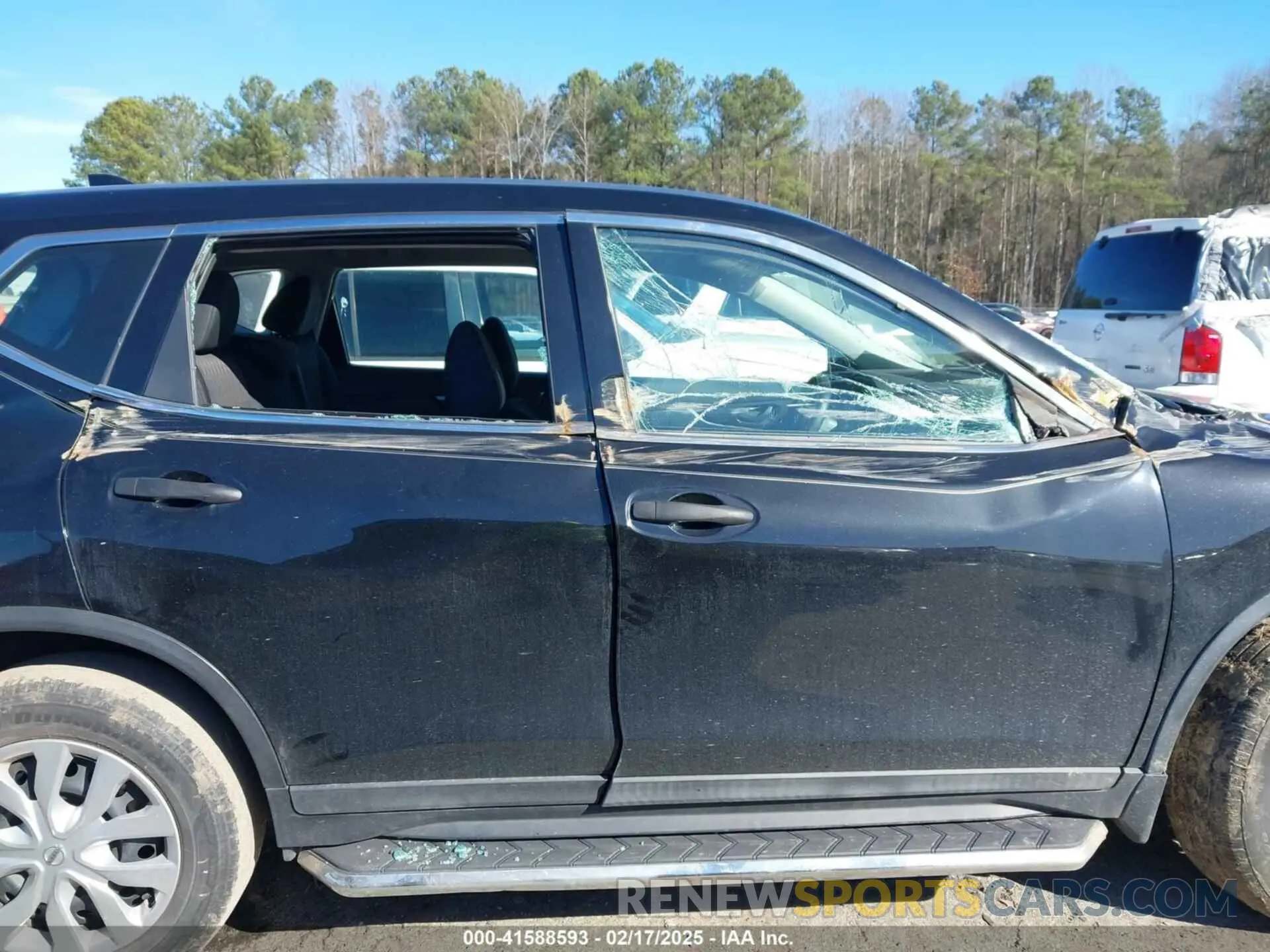 12 Photograph of a damaged car 5N1AT2MV7KC800997 NISSAN ROGUE 2019