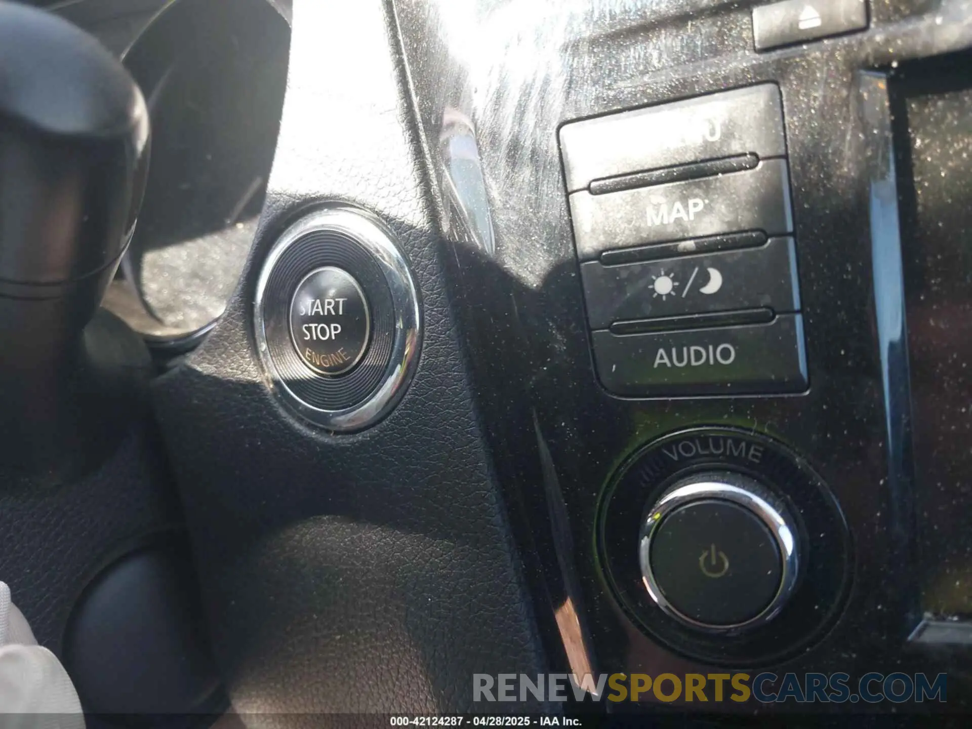 11 Photograph of a damaged car 5N1AT2MV8KC728532 NISSAN ROGUE 2019