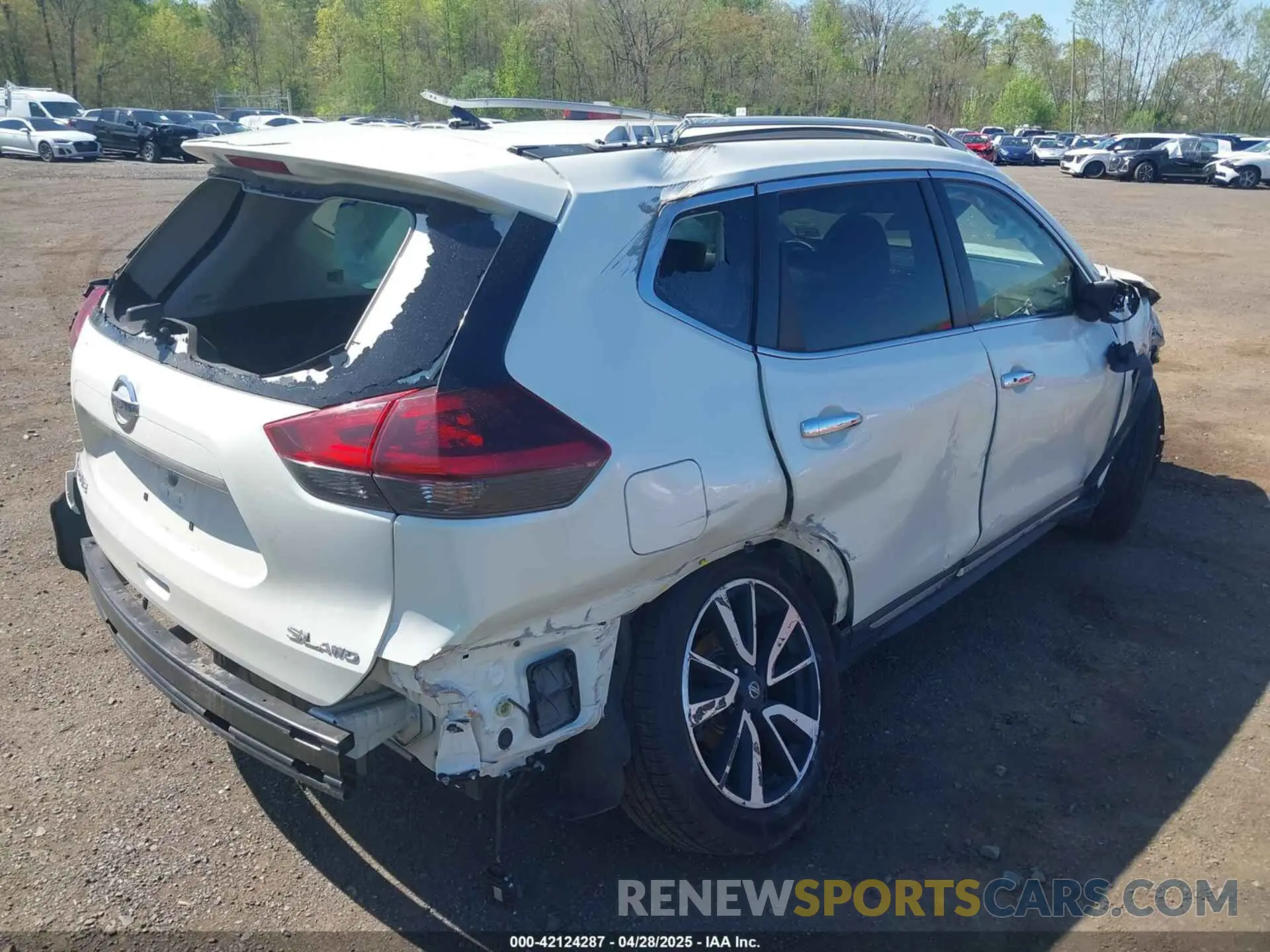 18 Photograph of a damaged car 5N1AT2MV8KC728532 NISSAN ROGUE 2019