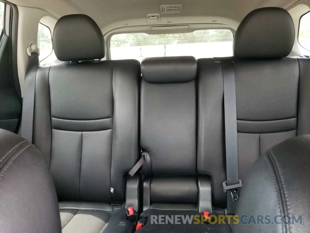 10 Photograph of a damaged car 5N1AT2MV8KC742494 NISSAN ROGUE 2019