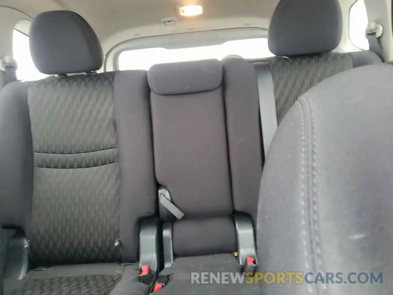 10 Photograph of a damaged car 5N1AT2MV8KC835001 NISSAN ROGUE 2019