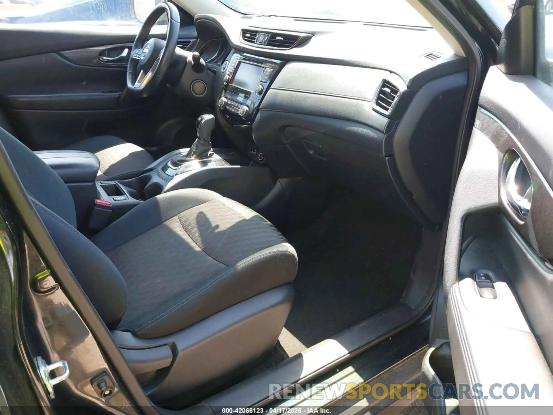 5 Фотография поврежденного автомобиля 5N1AT2MV9KC757926 NISSAN ROGUE 2019