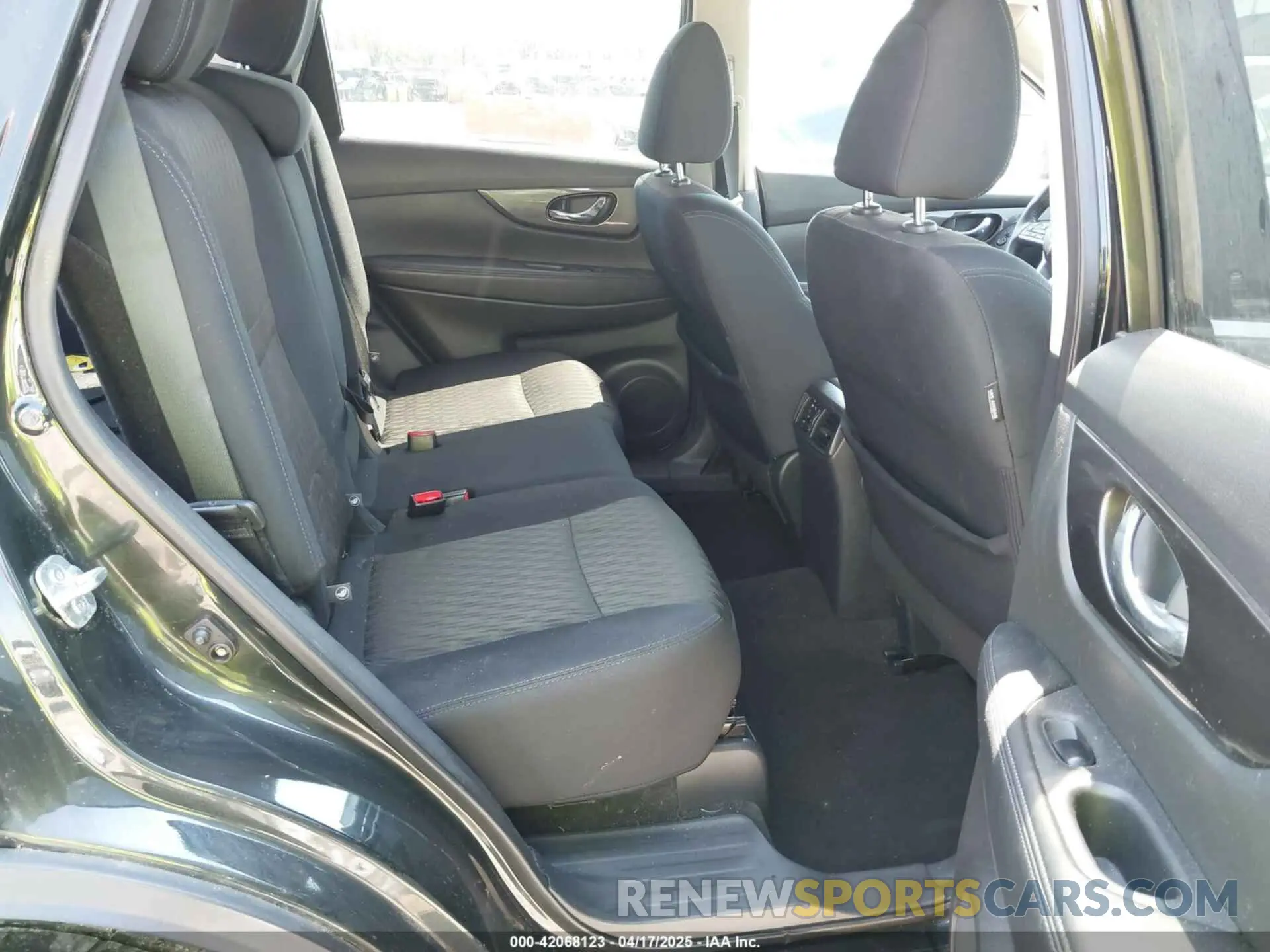8 Фотография поврежденного автомобиля 5N1AT2MV9KC757926 NISSAN ROGUE 2019