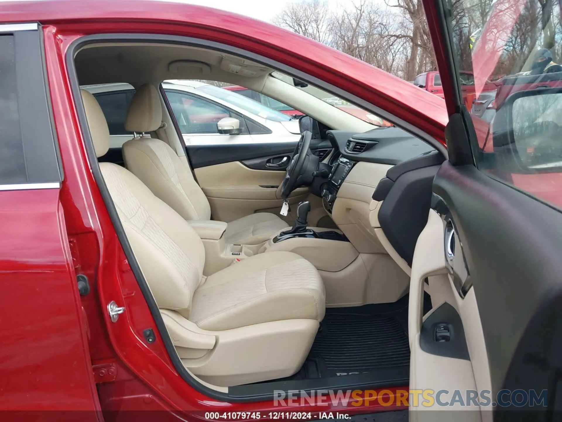 5 Photograph of a damaged car 5N1AT2MV9KC759403 NISSAN ROGUE 2019