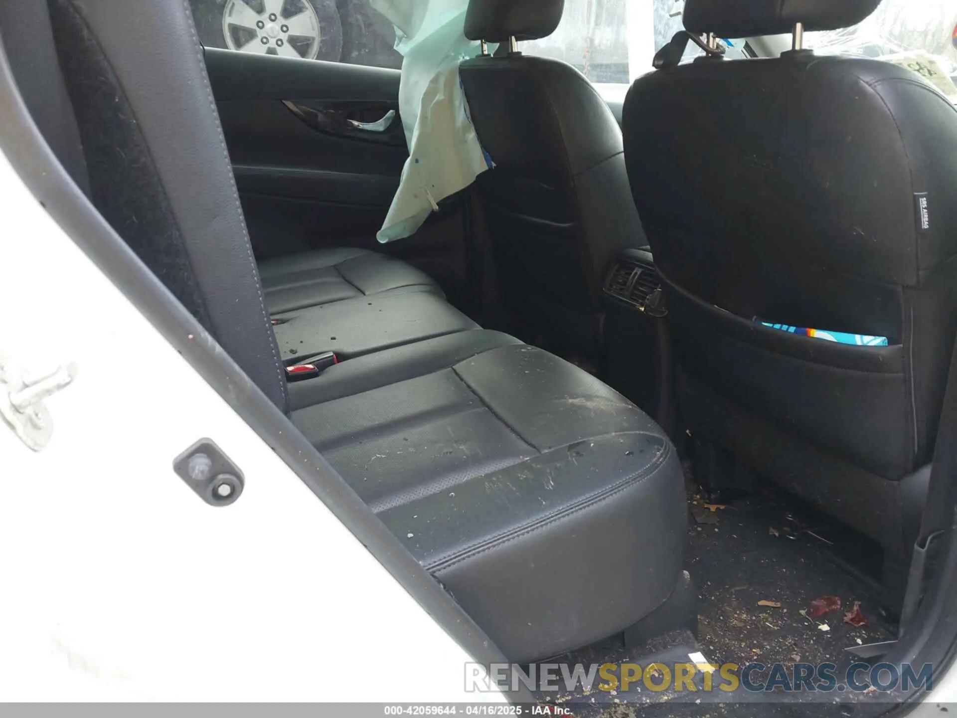 8 Photograph of a damaged car 5N1AT2MV9KC787248 NISSAN ROGUE 2019
