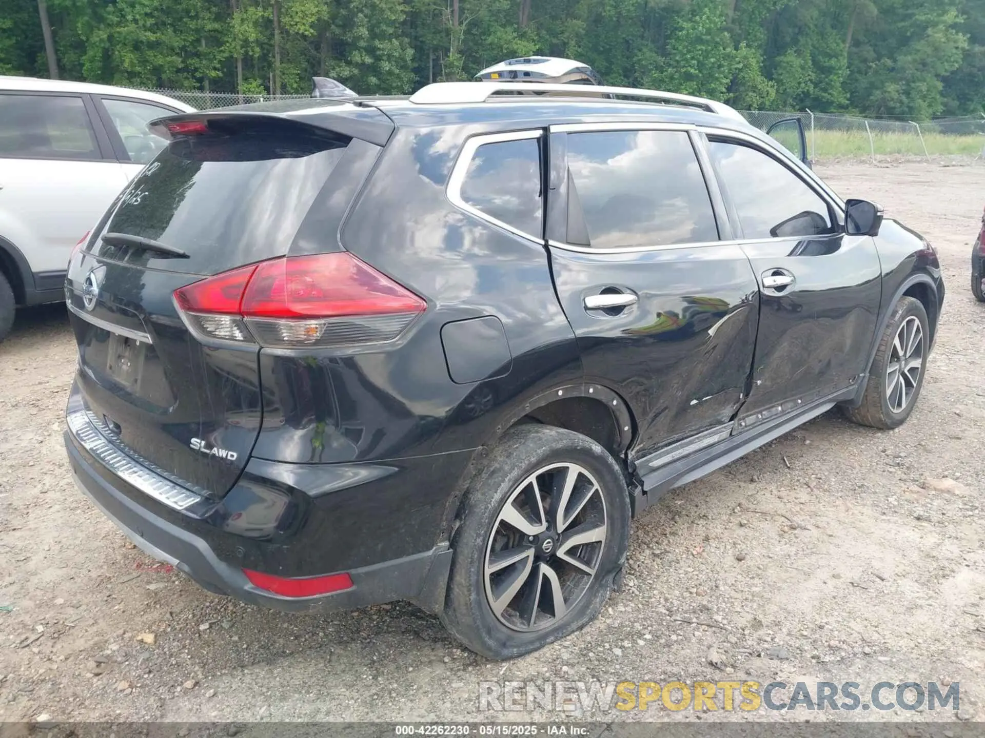 4 Photograph of a damaged car 5N1AT2MVXKC713921 NISSAN ROGUE 2019
