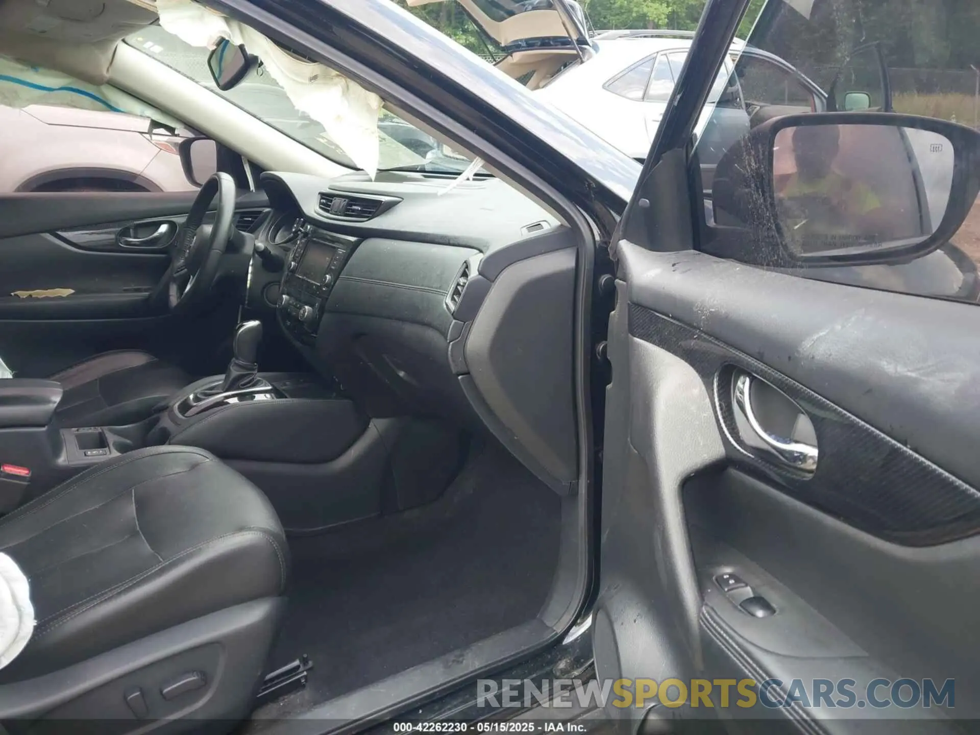 5 Photograph of a damaged car 5N1AT2MVXKC713921 NISSAN ROGUE 2019