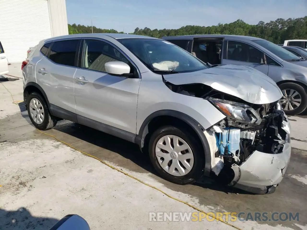 4 Photograph of a damaged car JN1BJ1CP0KW215689 NISSAN ROGUE 2019