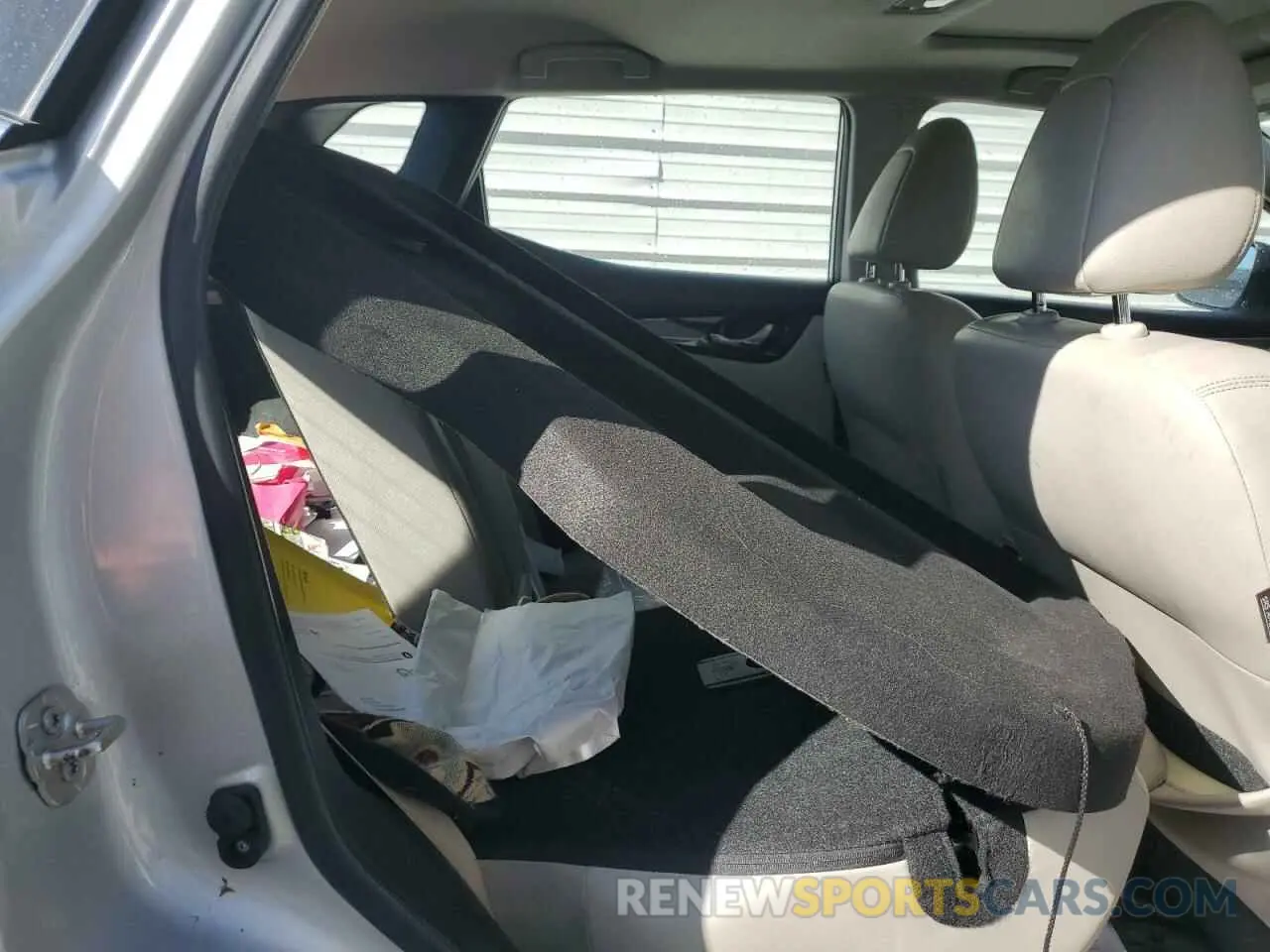 11 Photograph of a damaged car JN1BJ1CP0KW225428 NISSAN ROGUE 2019
