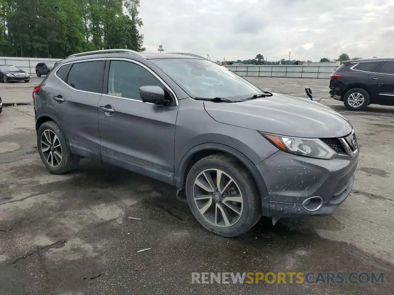 4 Photograph of a damaged car JN1BJ1CP0KW226420 NISSAN ROGUE 2019