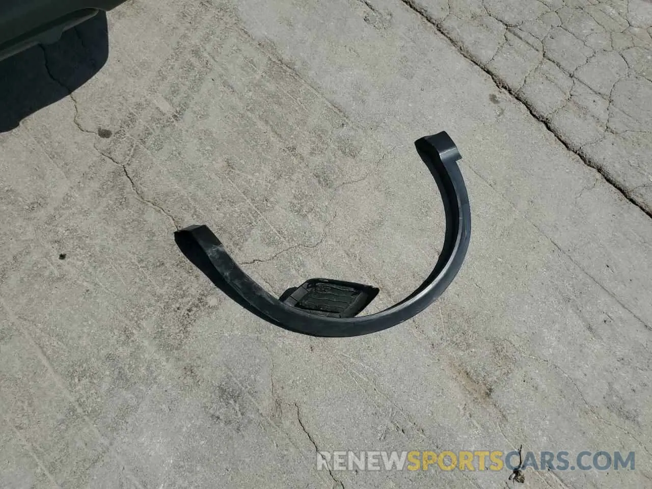 13 Photograph of a damaged car JN1BJ1CP0KW528077 NISSAN ROGUE 2019