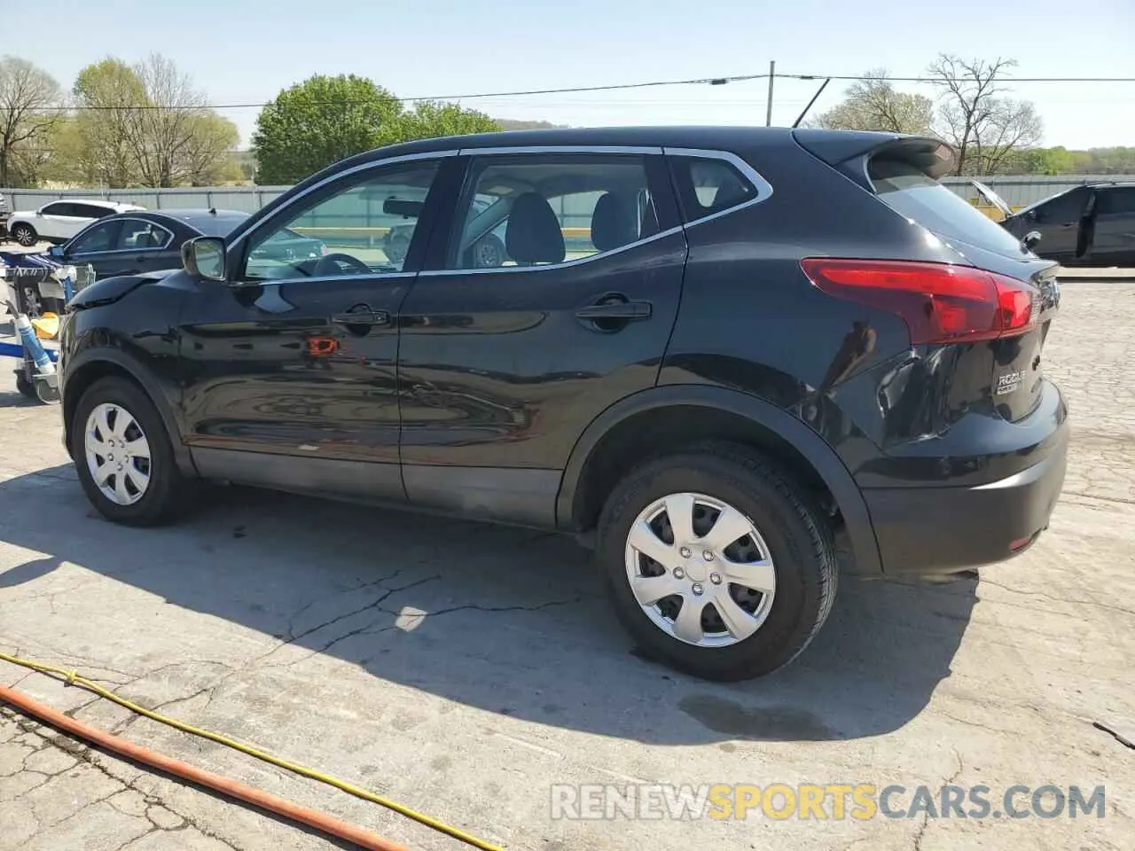 2 Photograph of a damaged car JN1BJ1CP0KW528077 NISSAN ROGUE 2019