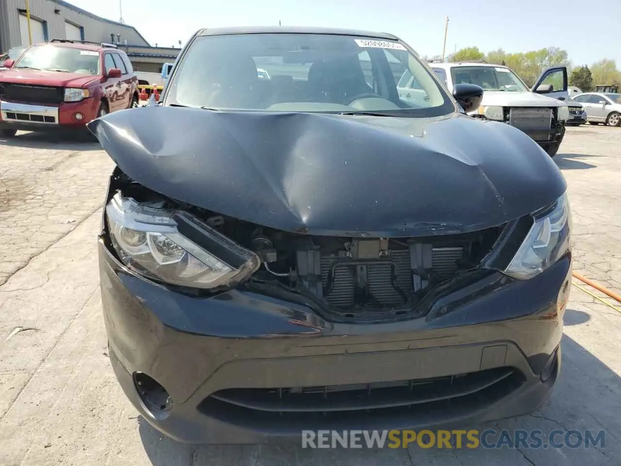 5 Photograph of a damaged car JN1BJ1CP0KW528077 NISSAN ROGUE 2019