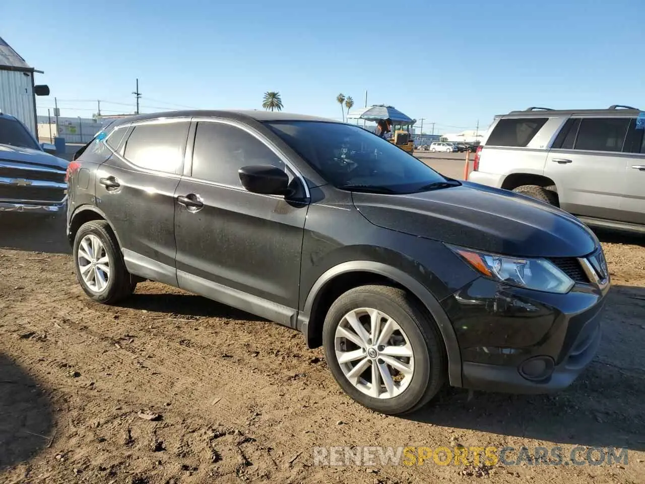 4 Photograph of a damaged car JN1BJ1CP1KW525303 NISSAN ROGUE 2019