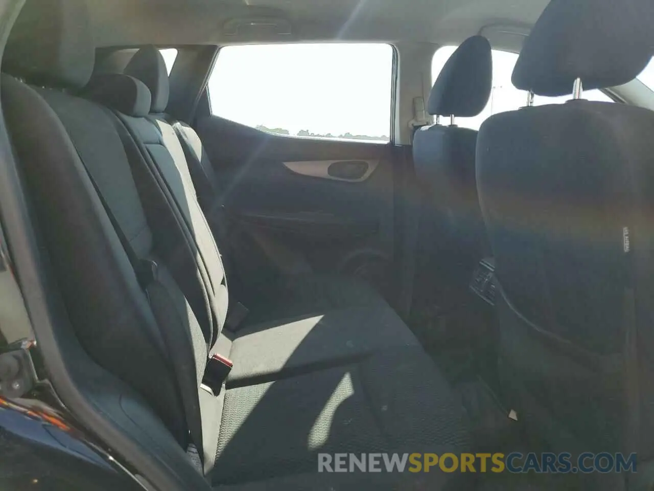 11 Photograph of a damaged car JN1BJ1CP2KW527447 NISSAN ROGUE 2019