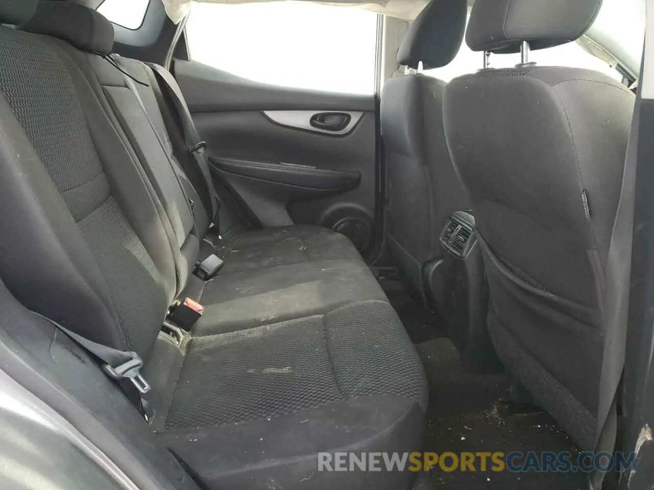 11 Photograph of a damaged car JN1BJ1CP3KW239212 NISSAN ROGUE 2019