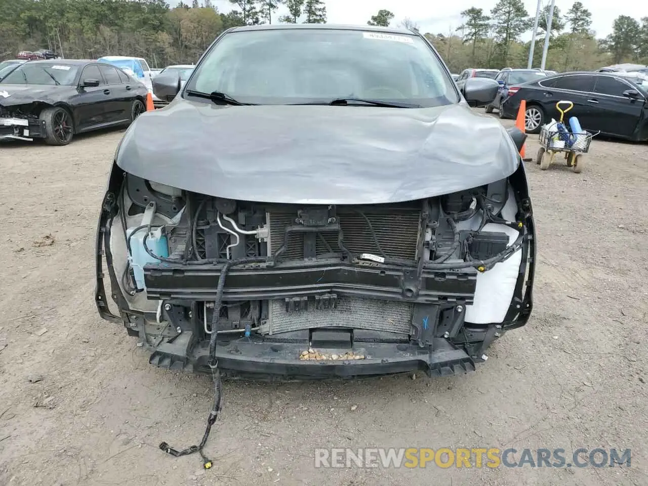 5 Photograph of a damaged car JN1BJ1CP4KW216120 NISSAN ROGUE 2019