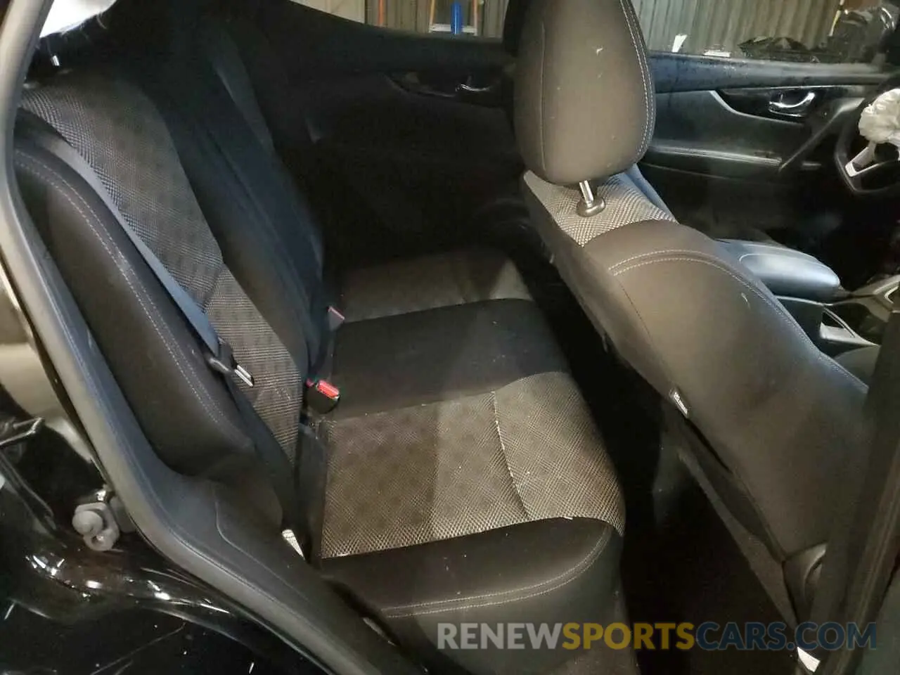 11 Photograph of a damaged car JN1BJ1CP4KW242894 NISSAN ROGUE 2019