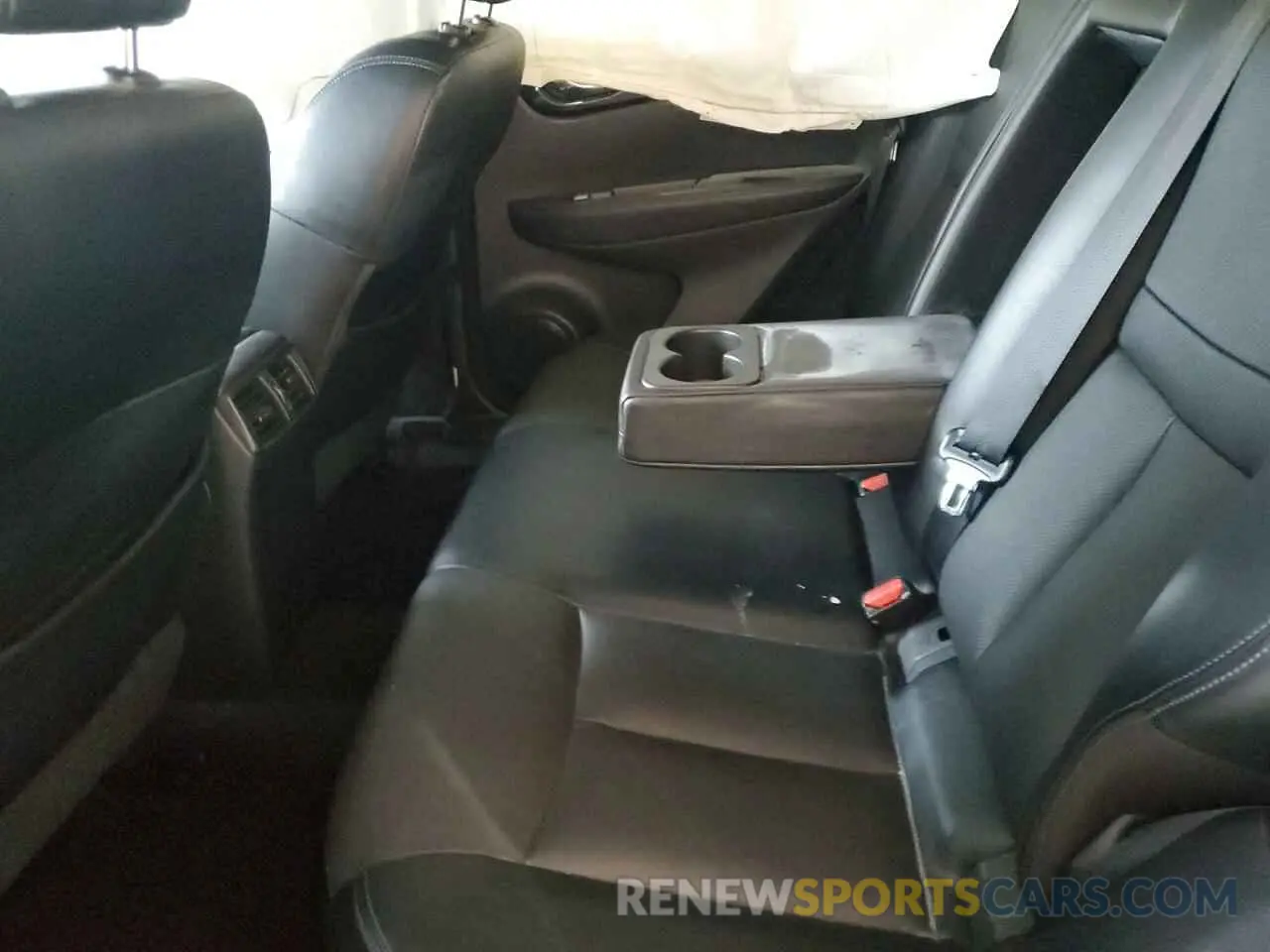 10 Photograph of a damaged car JN1BJ1CP5KW232701 NISSAN ROGUE 2019