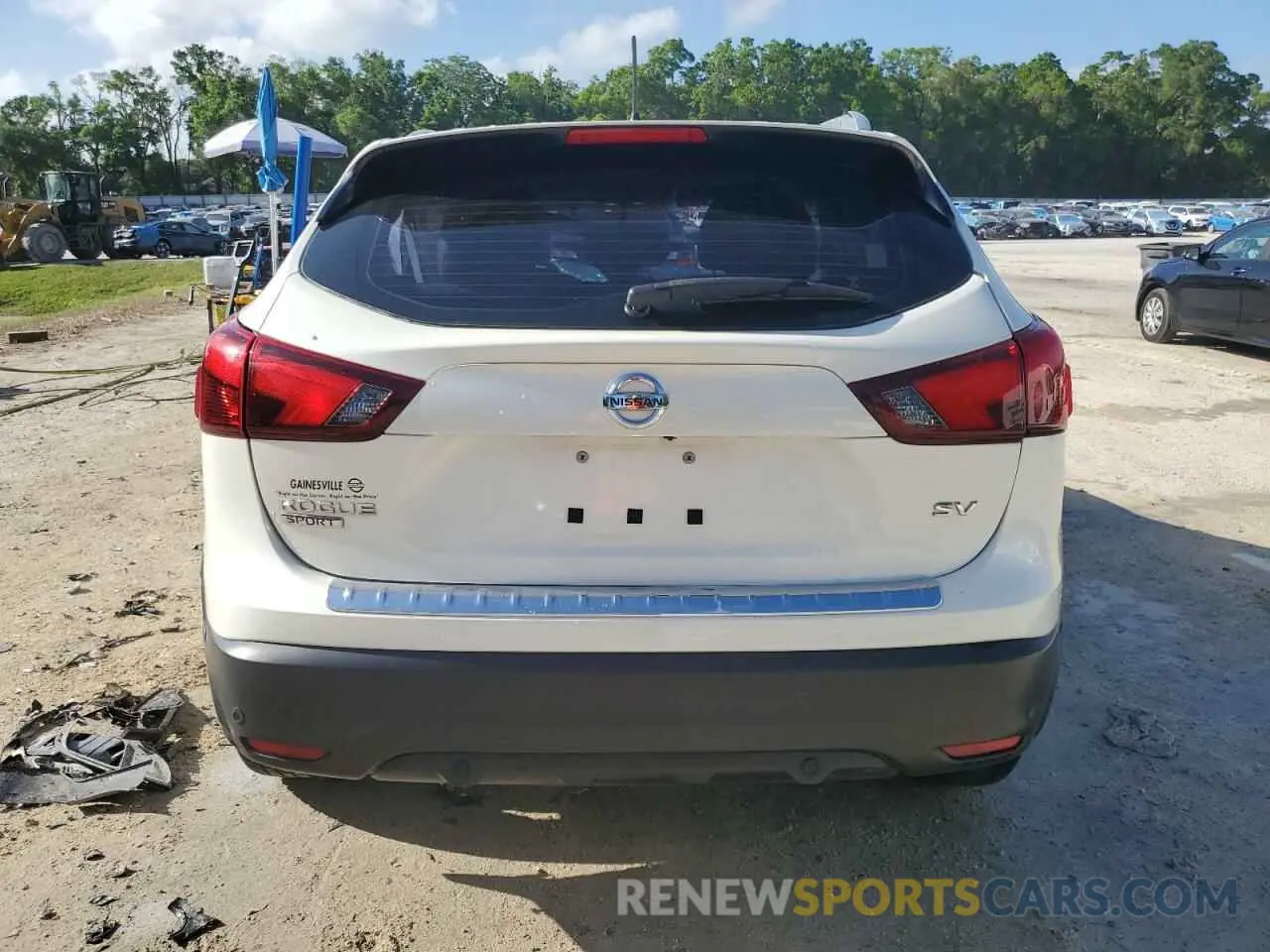 6 Photograph of a damaged car JN1BJ1CP5KW523912 NISSAN ROGUE 2019