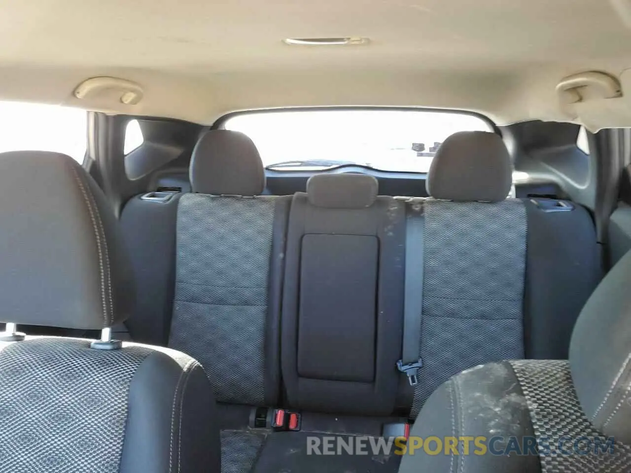 10 Photograph of a damaged car JN1BJ1CP5KW530519 NISSAN ROGUE 2019
