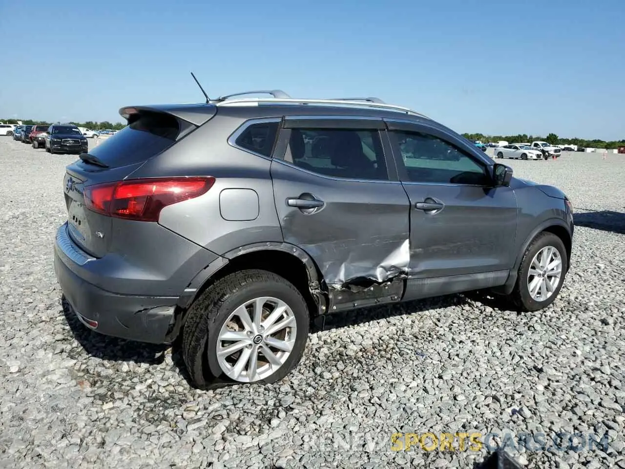 3 Photograph of a damaged car JN1BJ1CP8KW230778 NISSAN ROGUE 2019