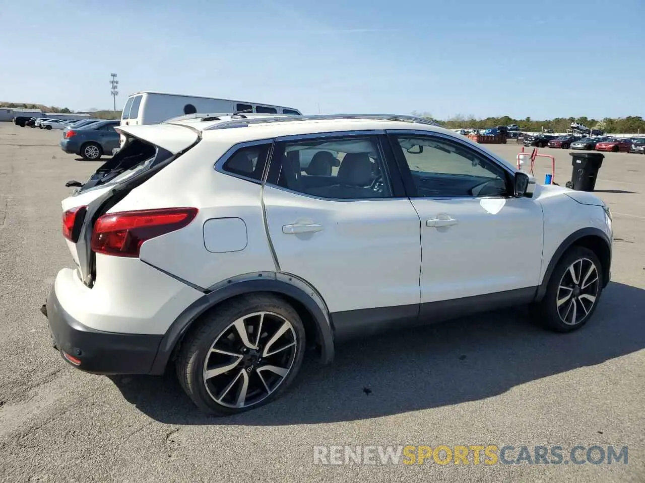 3 Photograph of a damaged car JN1BJ1CR0KW310822 NISSAN ROGUE 2019