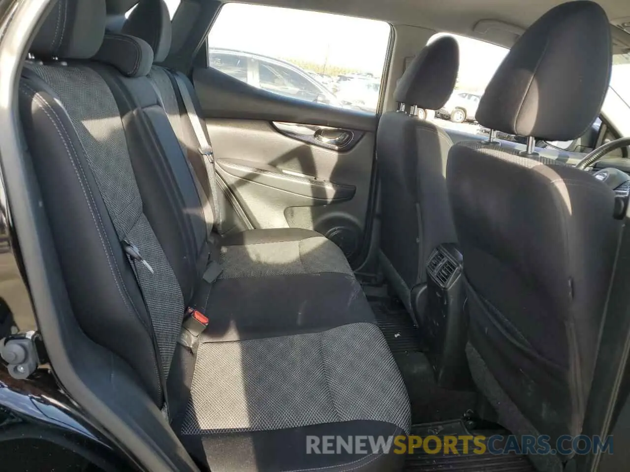 10 Photograph of a damaged car JN1BJ1CR1KW346907 NISSAN ROGUE 2019