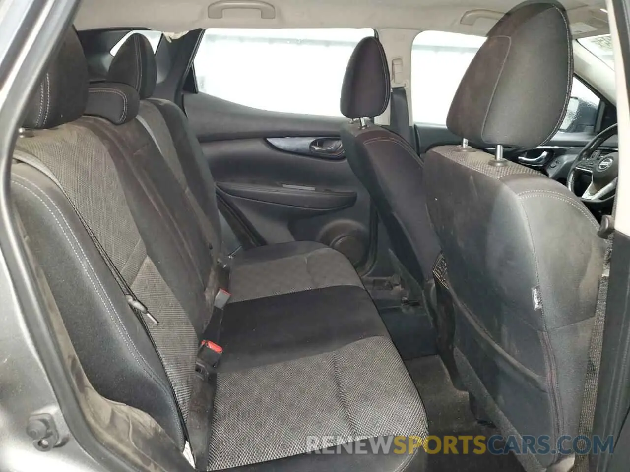 10 Photograph of a damaged car JN1BJ1CR6KW332386 NISSAN ROGUE 2019