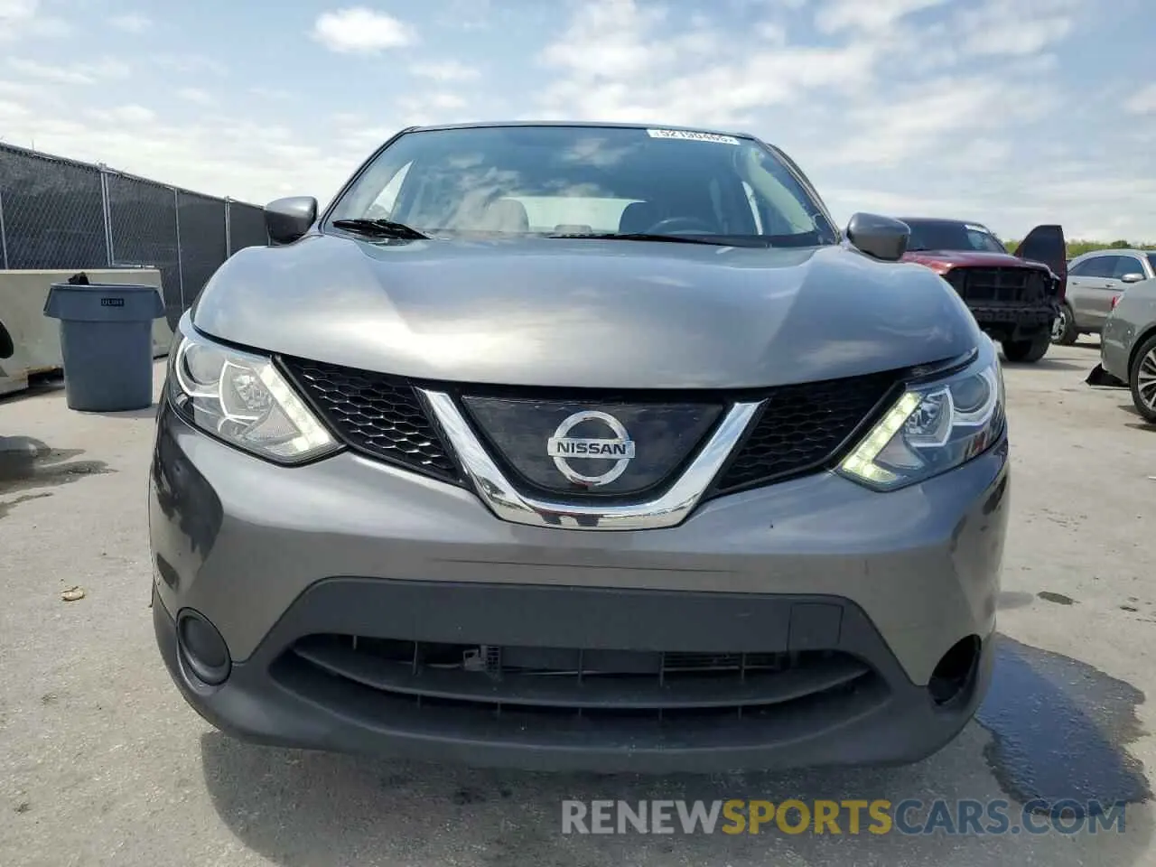 5 Photograph of a damaged car JN1BJ1CR7KW631031 NISSAN ROGUE 2019