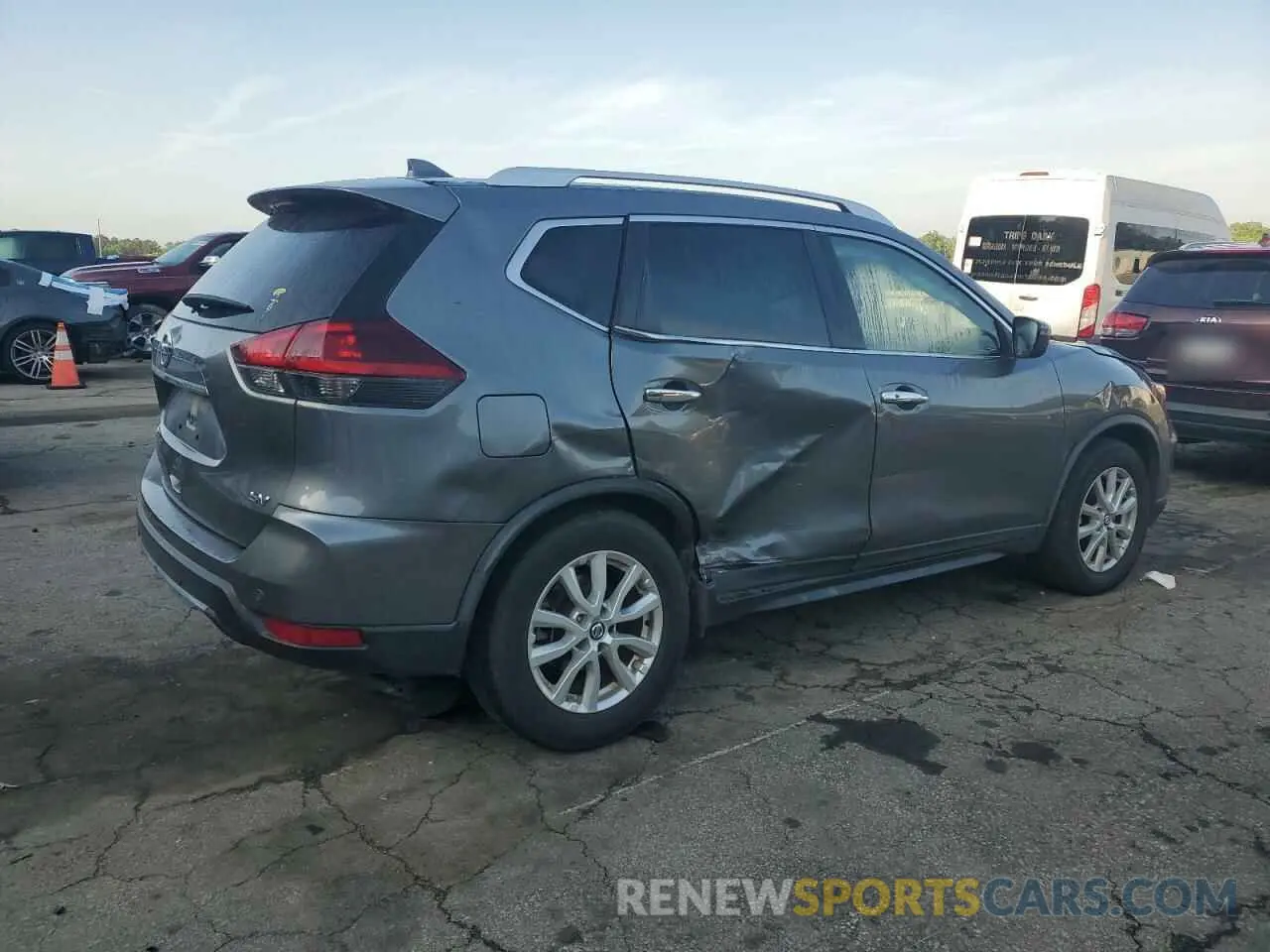 3 Фотография поврежденного автомобиля JN8AT2MT0KW252024 NISSAN ROGUE 2019