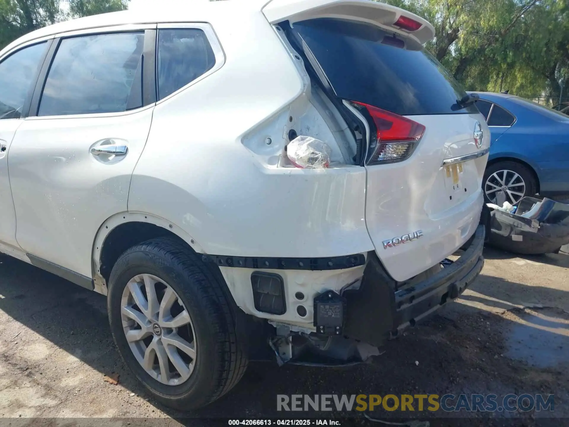 20 Фотография поврежденного автомобиля JN8AT2MT4KW255007 NISSAN ROGUE 2019