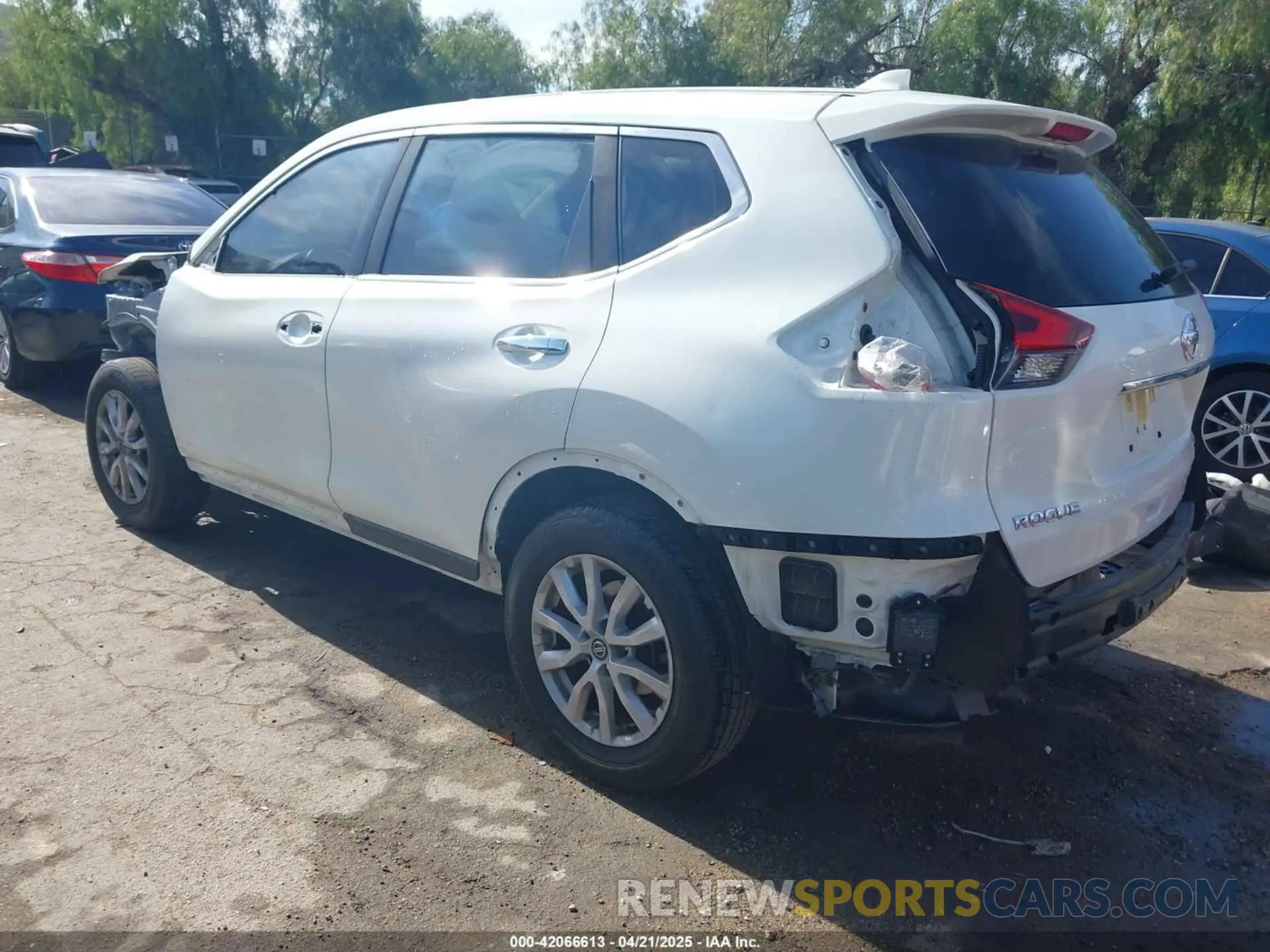 3 Фотография поврежденного автомобиля JN8AT2MT4KW255007 NISSAN ROGUE 2019