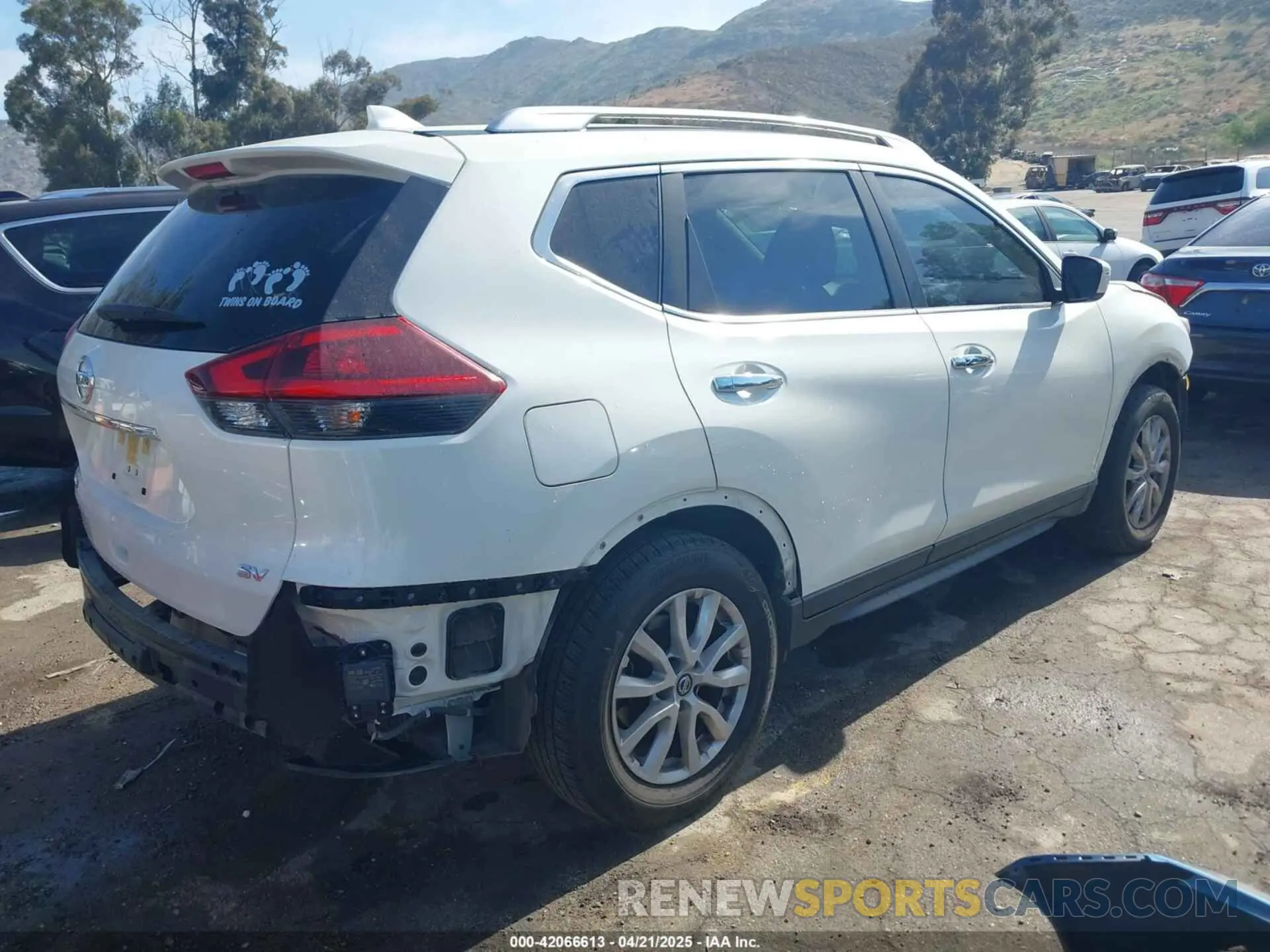 4 Фотография поврежденного автомобиля JN8AT2MT4KW255007 NISSAN ROGUE 2019