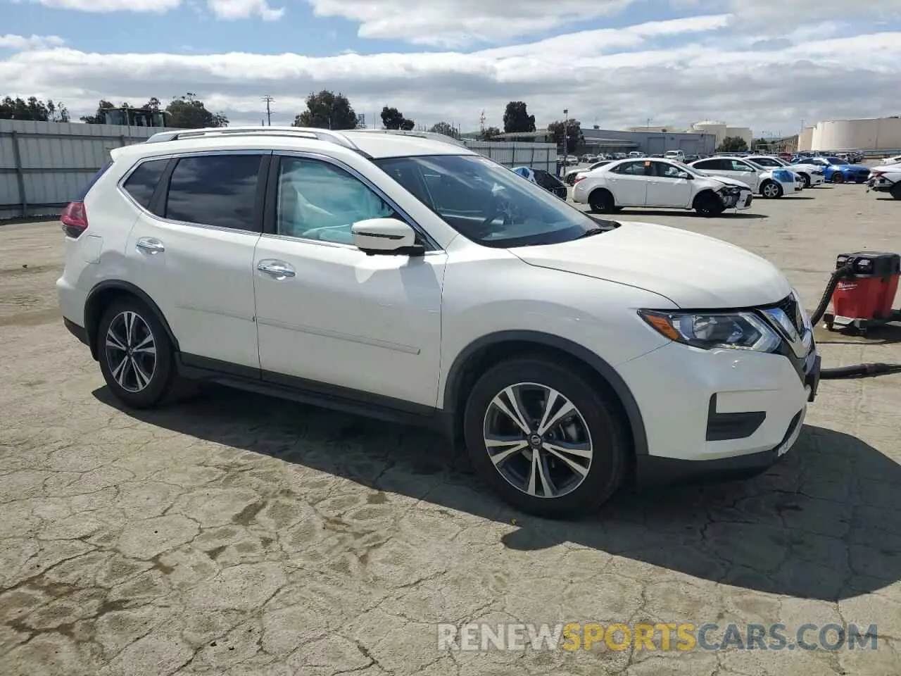 4 Photograph of a damaged car JN8AT2MT4KW258912 NISSAN ROGUE 2019