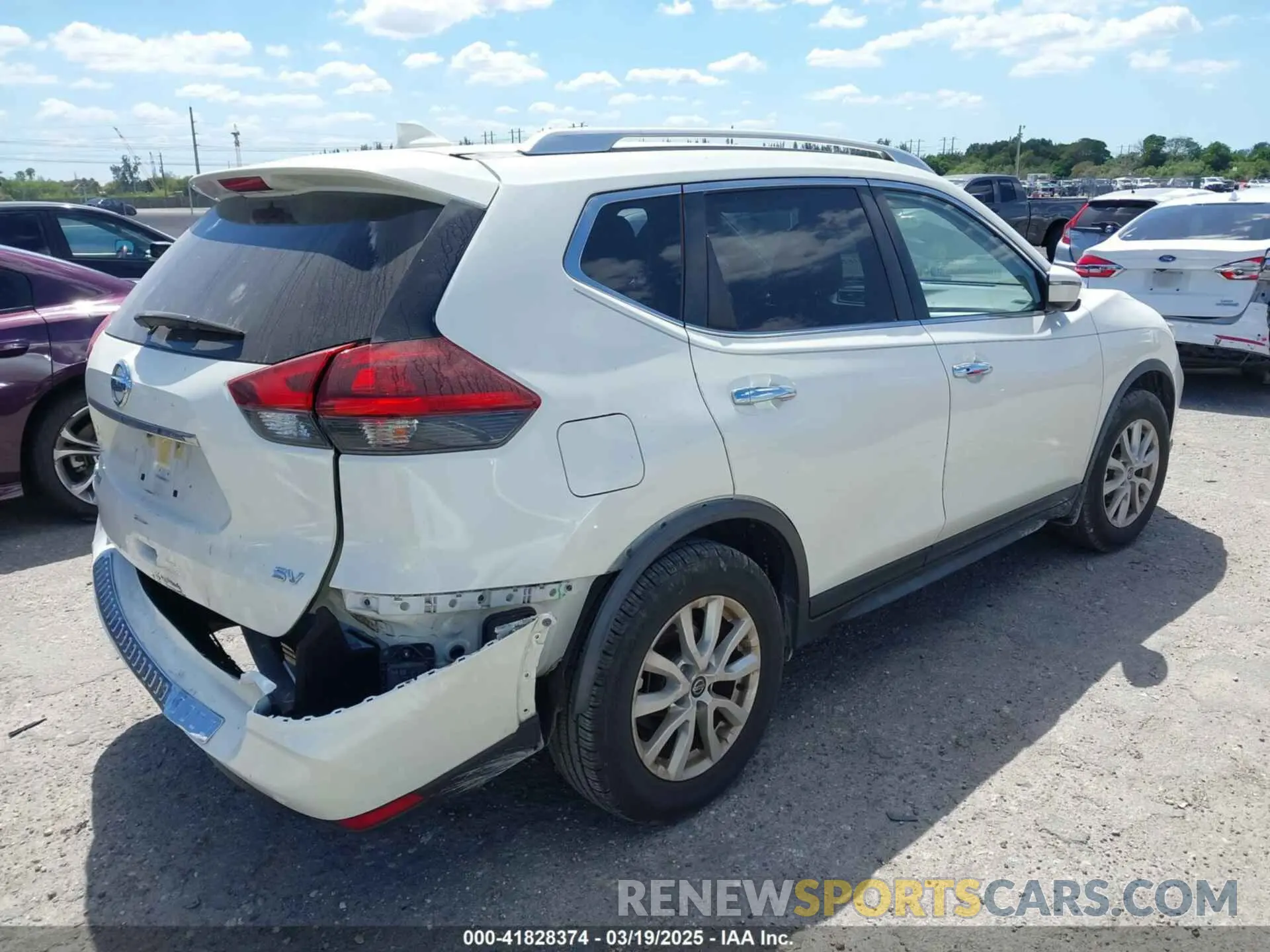 4 Photograph of a damaged car JN8AT2MT4KW261907 NISSAN ROGUE 2019