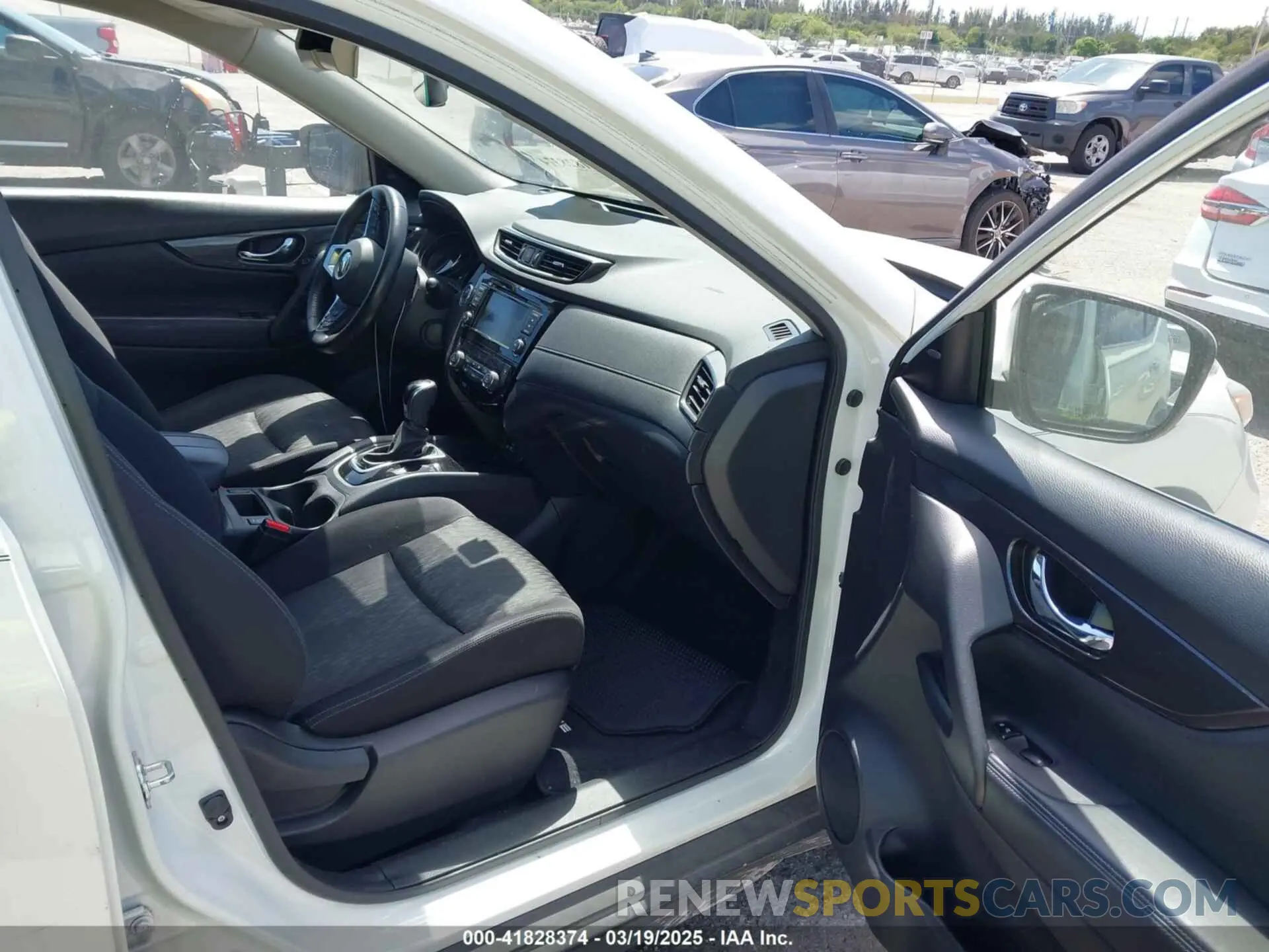 5 Photograph of a damaged car JN8AT2MT4KW261907 NISSAN ROGUE 2019