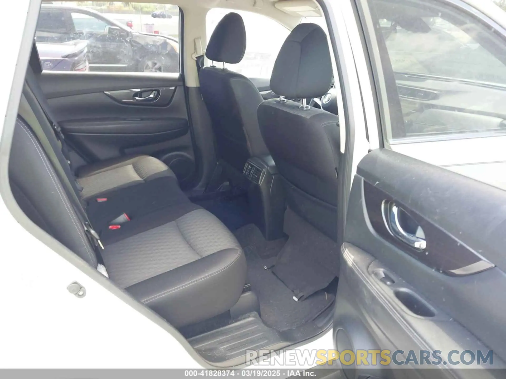 8 Photograph of a damaged car JN8AT2MT4KW261907 NISSAN ROGUE 2019
